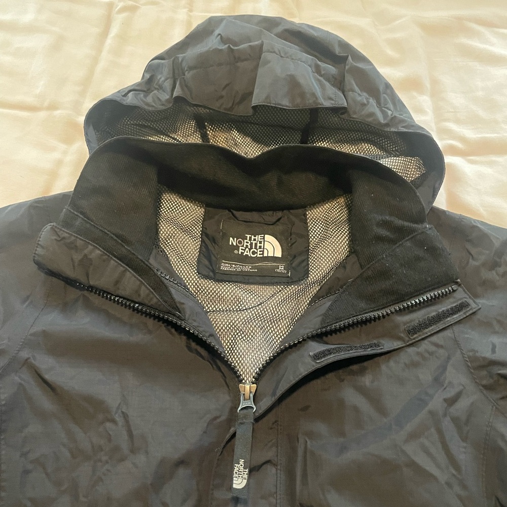 The North Face Kids Black Raincoat Windbreaker HyVent Size M (10/12) - Picture 4 of 9